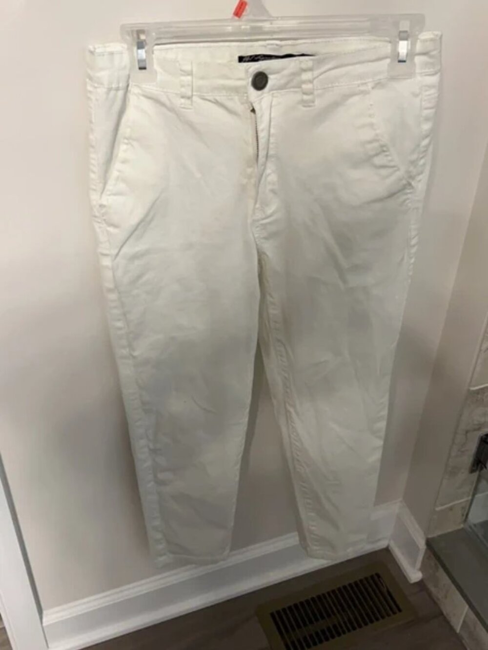Women’s white ankle jeans size medium guc